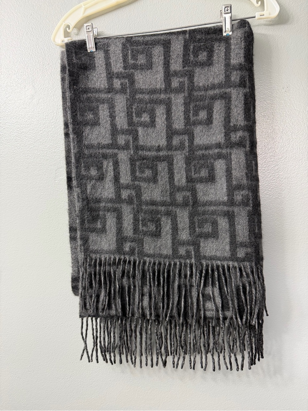 Nordstrom Black & Gray pattern oversized fringe cashmere scarf